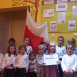 Udział w akcji patriotycznej Szkoła do hymnu, Dzień Niepodległości w Bajkowej Krainie