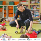 „Muzykoterapia z rozwojem słuchu fonemowego”- projekt wakacyjny w Bajkowej Krainie